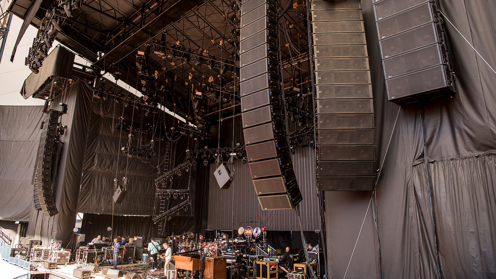 Dead & Company Celebrate the Summer of Love’s 50th at a “Family Gathering”