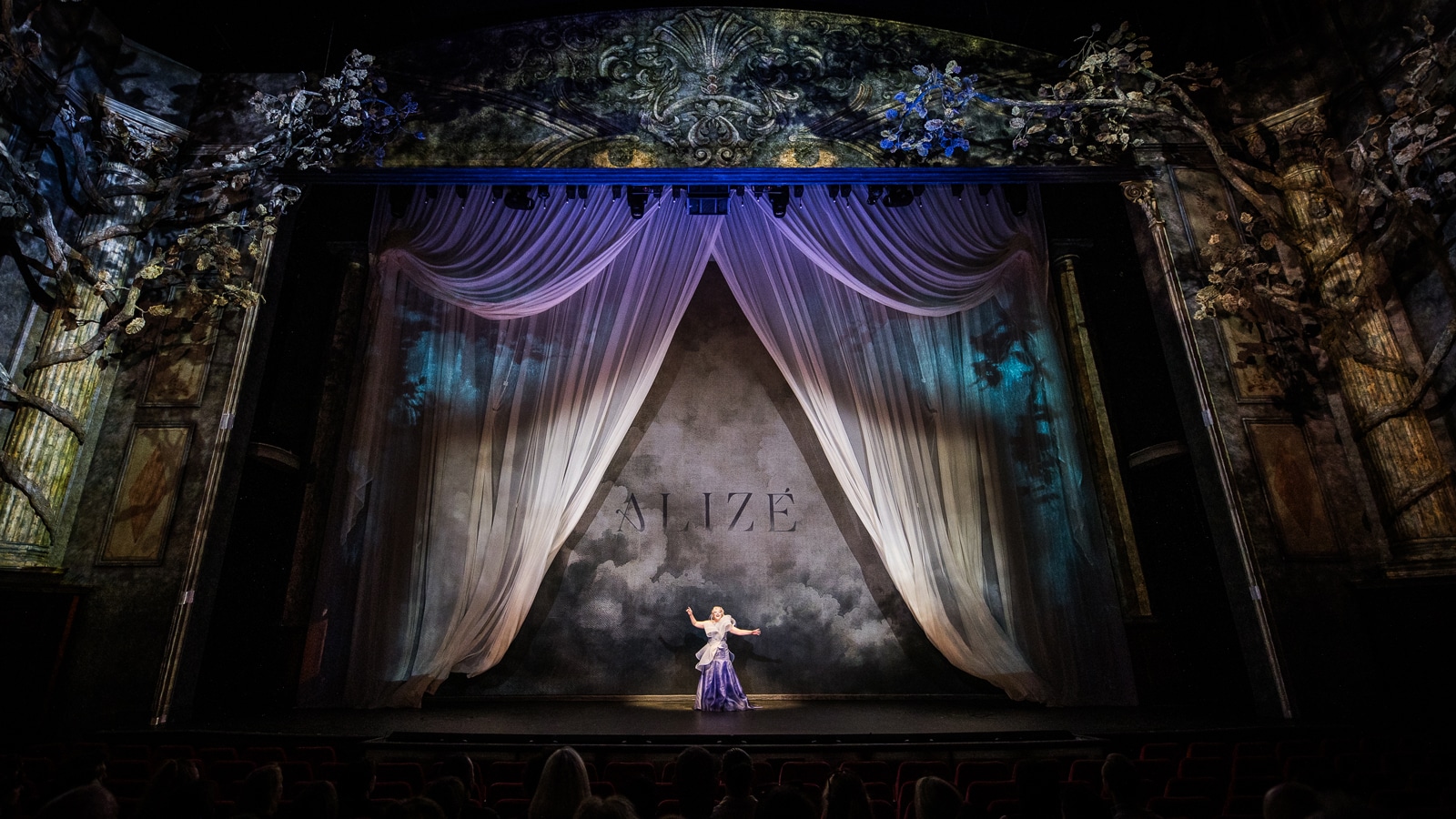 Cirque du Soleil's ALIZÉ